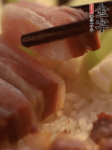 轉(zhuǎn)小火，繼續(xù)蓋蓋子燜2-3分鐘。