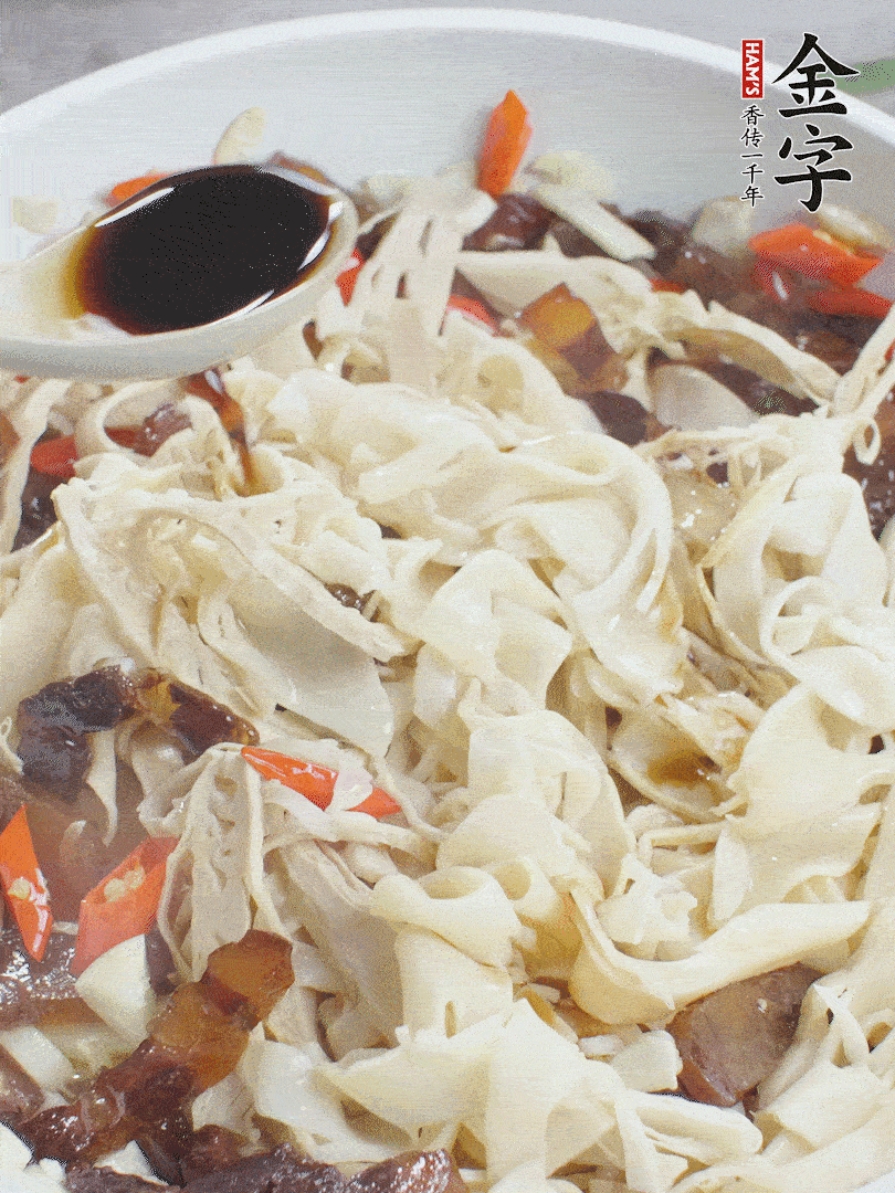 下糯米筍，淋一點生抽、蠔油調味。