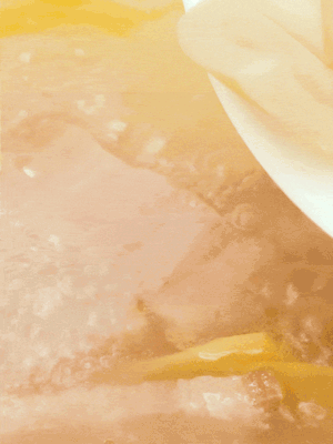 金字咸肉、火腿、春筍 通通放入鍋中小煮30分鐘