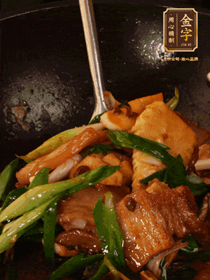 肉香、筍香相互融，醬香入味，脆嫩鮮美